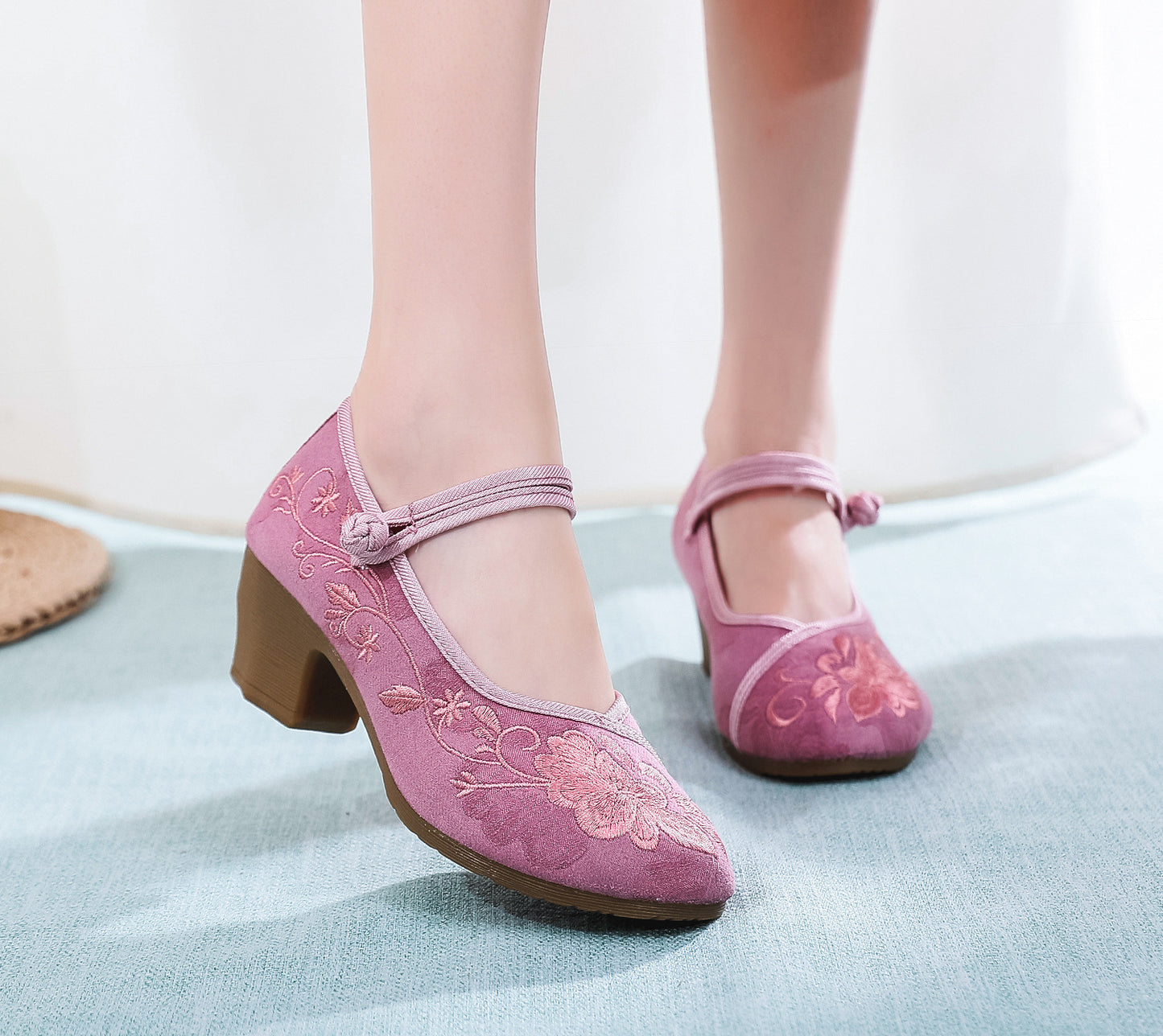 Women's Retro Ethnic Style Embroidered Cloth Shoes